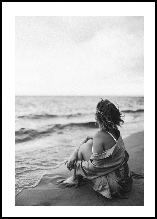 Woman At The Beach Poster - Posterbox.art