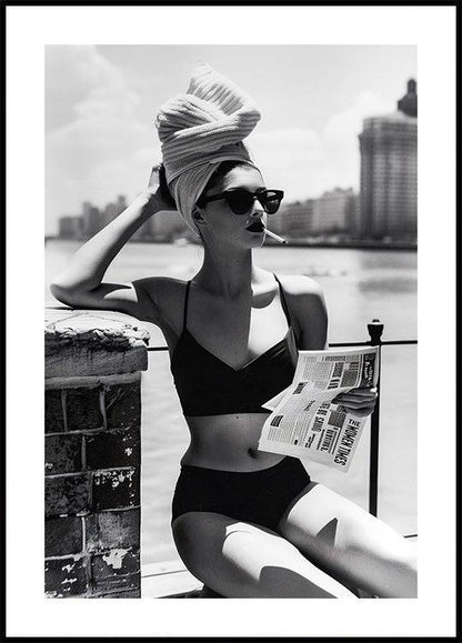 Women Reading Newspaper Print Poster - Posterbox.art