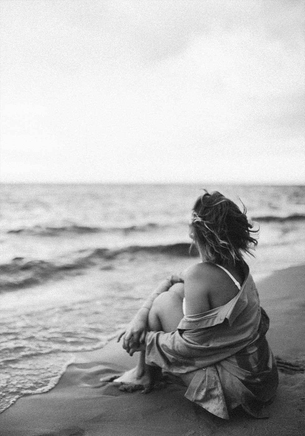 Woman At The Beach Poster - Posterbox.art